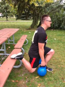 How to do Bulgarian Split Squats - Strengthguides.com